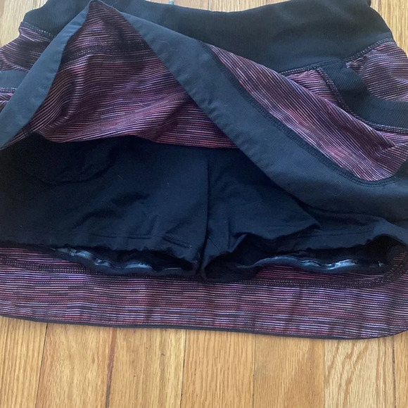 Lululemon Run: For All Skirt sz 4 
Wee Are From Space Black March Multi / Black - Picture 4 of 15